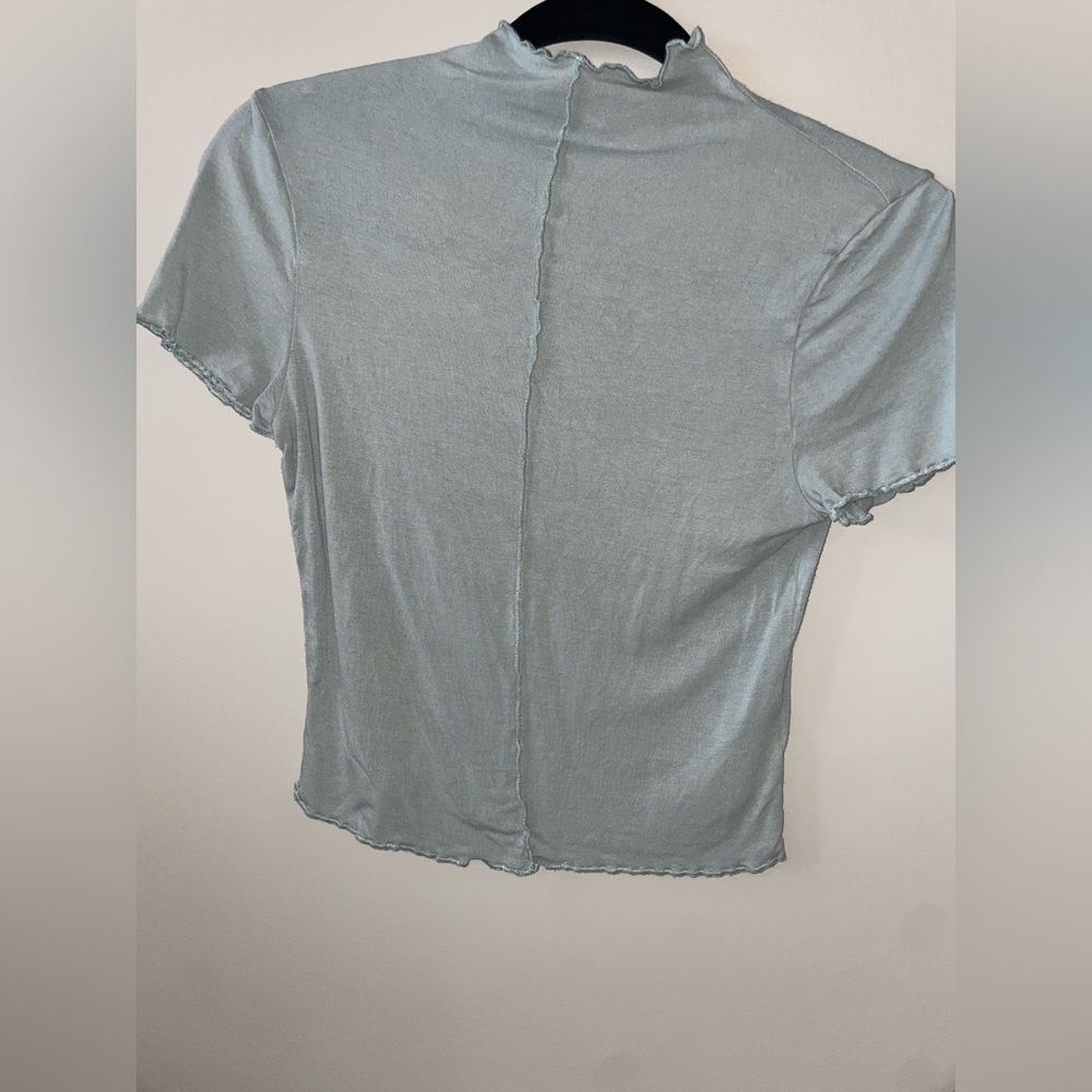 Brand new H&M top. Tags are taken off but it has not been worn.